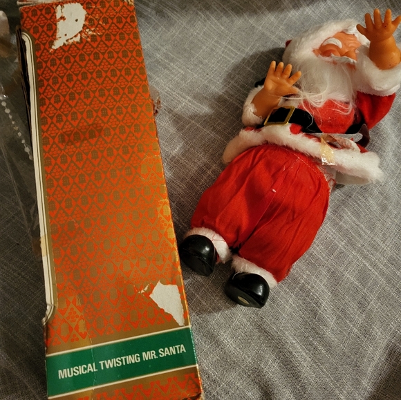 🎄Vintage Musical Twisting Action Santa Claus Plays Jingle Bell Used with Box - Picture 9 of 11